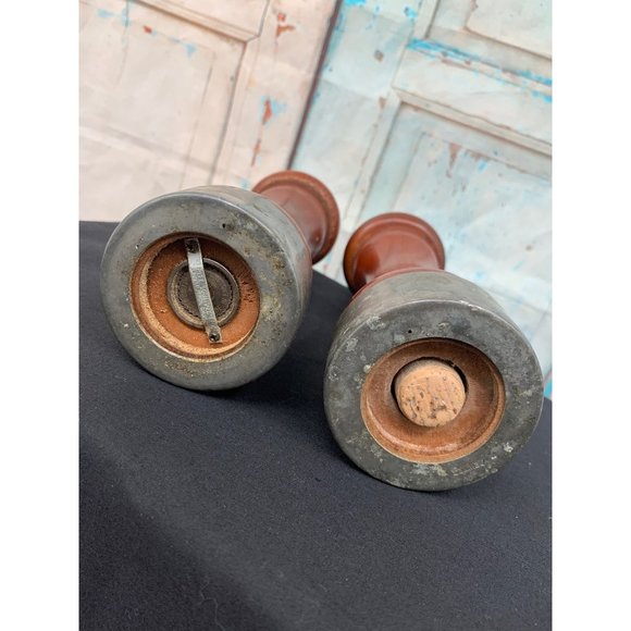 Verity Southall LTD. Wooden Salt Shaker and Pepper Mill Set - Picture 4 of 5